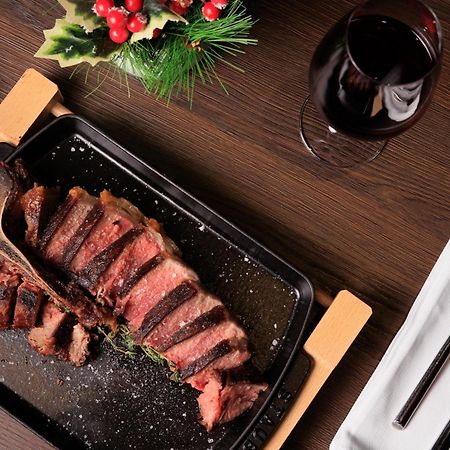 Mk Hotel Tirana Rinas Exterior foto A steak