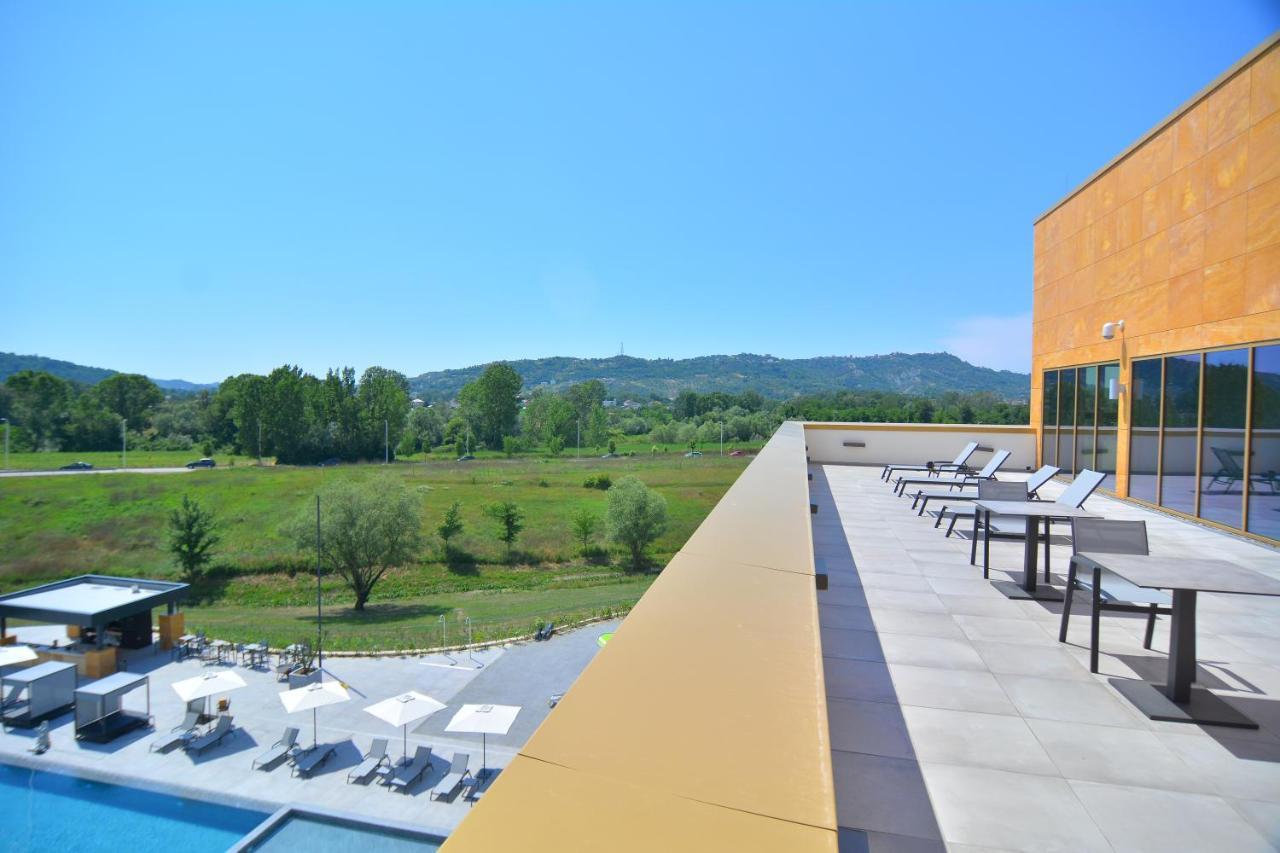 Mk Hotel Tirana Rinas Exterior foto View from the rooftop