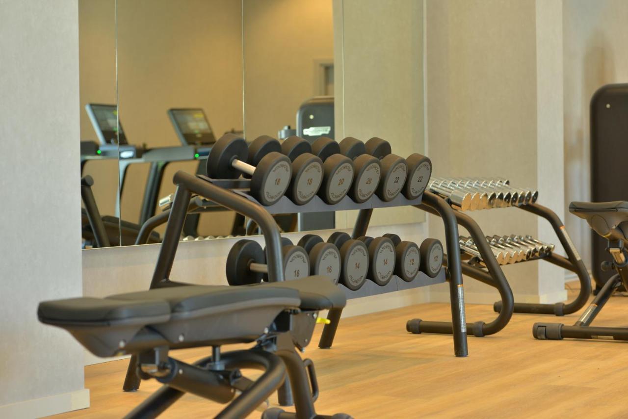 Mk Hotel Tirana Rinas Exterior foto Dumbbells