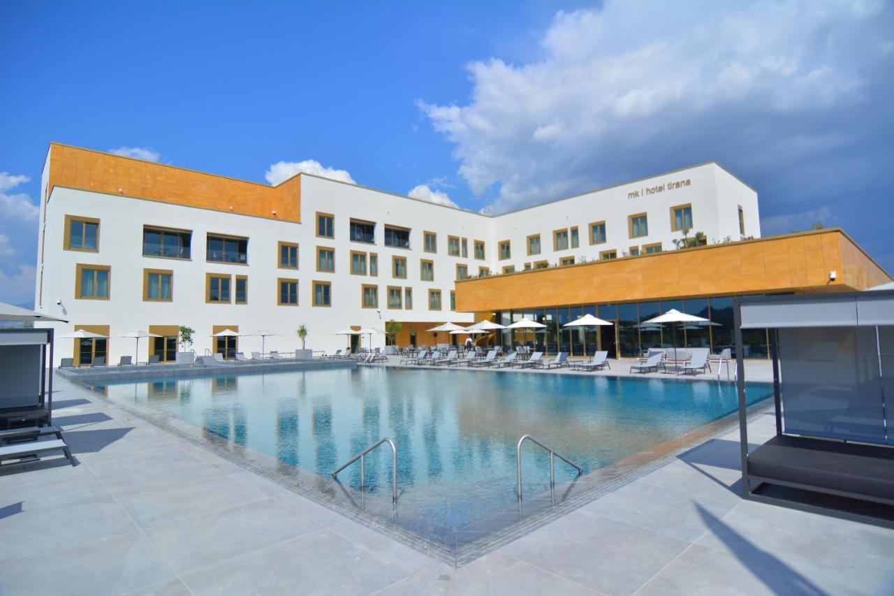 Mk Hotel Tirana Rinas Exterior foto The hotel's swimming pool