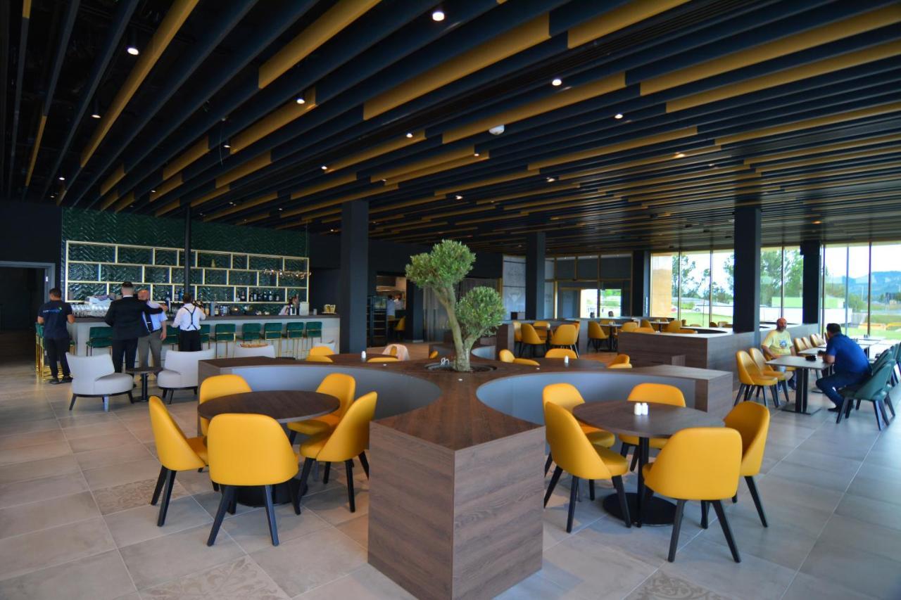 Mk Hotel Tirana Rinas Exterior foto The interior of the lounge