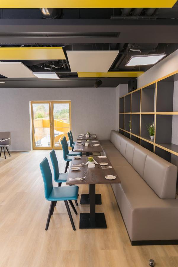 Mk Hotel Tirana Rinas Exterior foto Restaurant interior