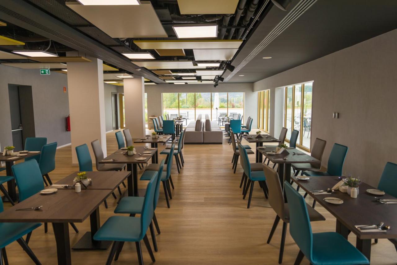 Mk Hotel Tirana Rinas Exterior foto The restaurant at the new terminal