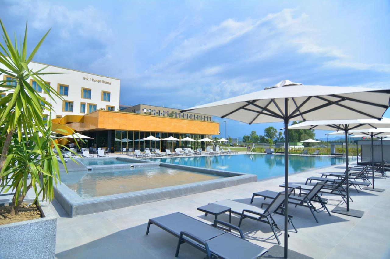 Mk Hotel Tirana Rinas Exterior foto The swimming pool at the hotel