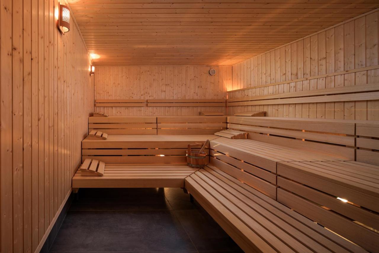 Mk Hotel Tirana Rinas Exterior foto A Finnish sauna